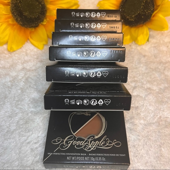 KAT Von D Foundation Balm - Picture 5 of 5